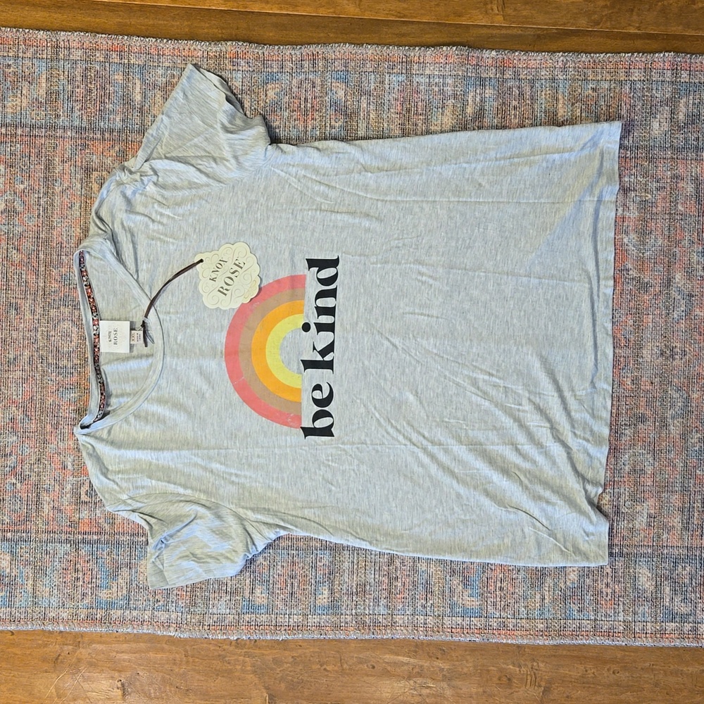 Be Kind Graphic Tee